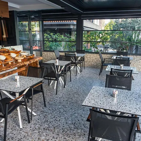 Lucky Monkey Midi Antalya