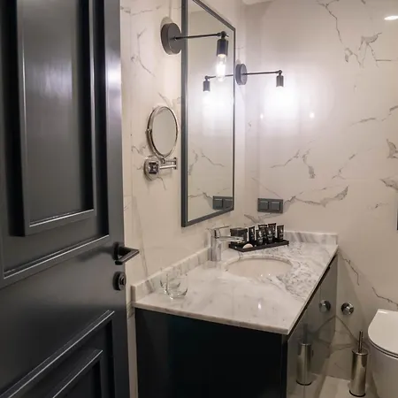 Hotel Lucky Monkey Midi Antalya