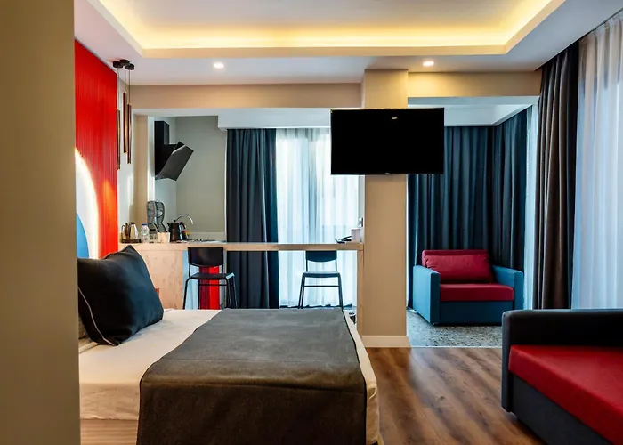 Hotel Lucky Monkey Midi Antalya