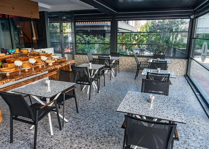 Lucky Monkey Midi Antalya