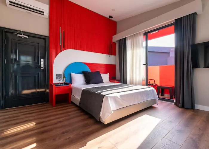 Hotel Lucky Monkey Midi