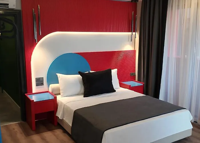 Hotel Lucky Monkey Midi Antalya