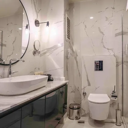 Lucky Monkey Midi * アンタルヤ