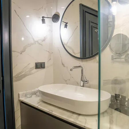 Lucky Monkey Midi * アンタルヤ