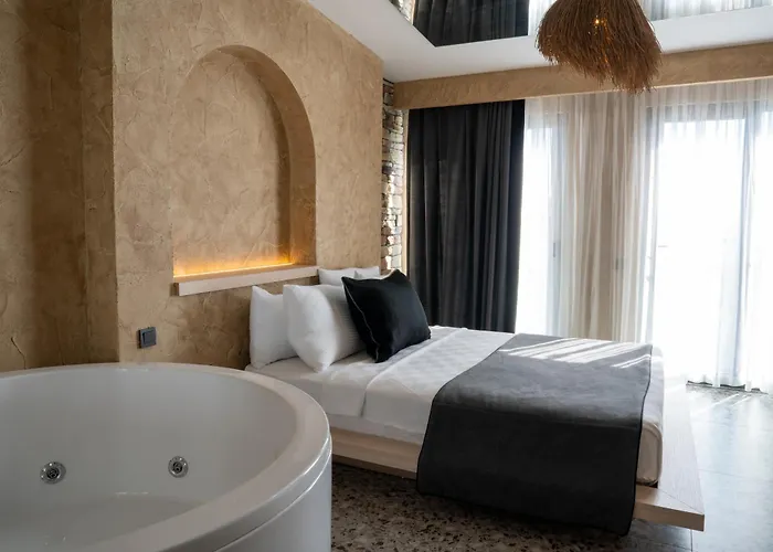 Lucky Monkey Midi 酒店