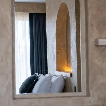 Hotell Lucky Monkey Midi *