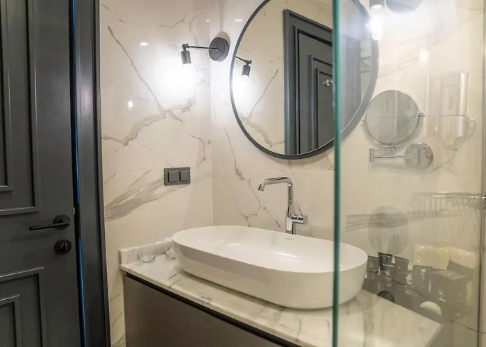 Lucky Monkey Midi * Antalia