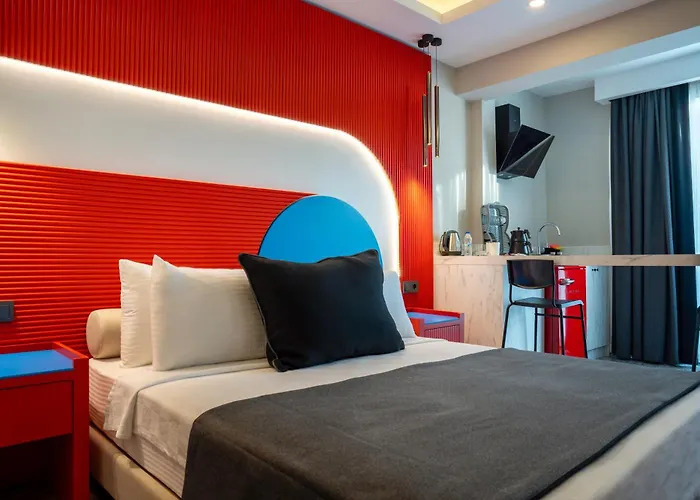 Hotel Lucky Monkey Midi *