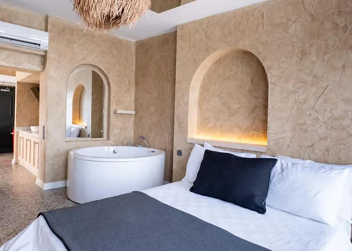 Hotel Lucky Monkey Midi